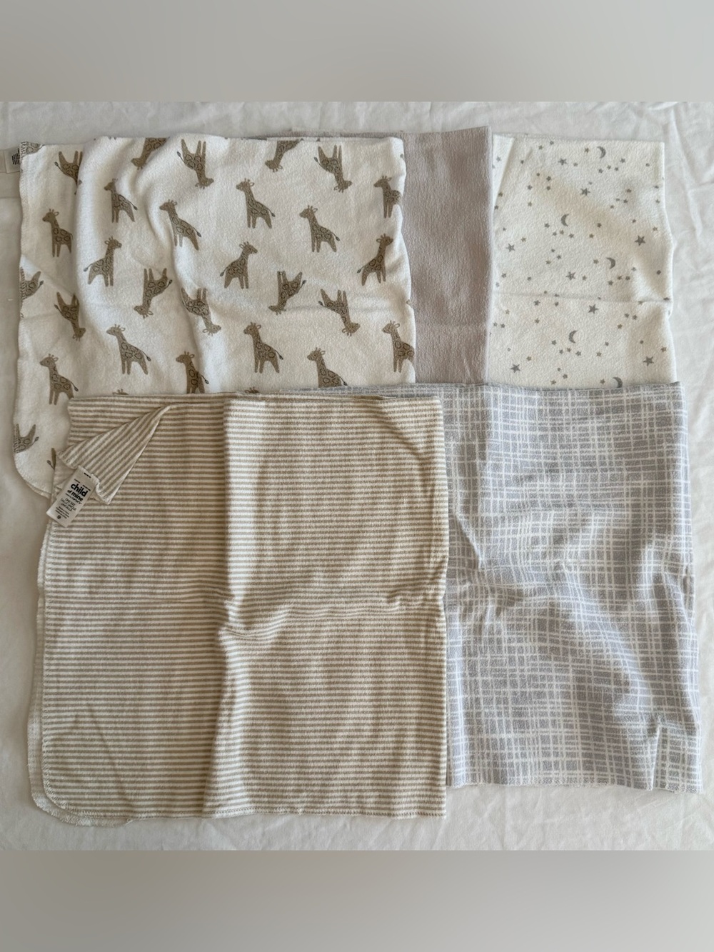 0-3 Months Baby Sleep Essentials lot | 7 pieces- footies, swaddle, sleep sac - Picture 9 of 10